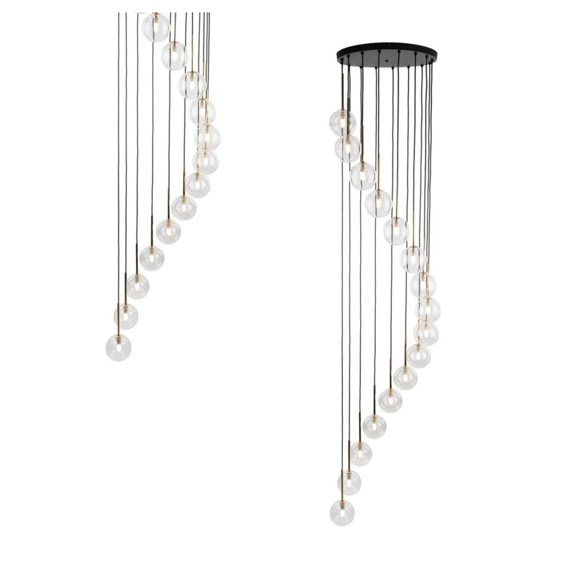 Lampa wisząca z czarną, okrągłą podstawą i szklanymi kloszami w kształcie kul zawieszonymi na cienkich przewodach. Klosze są rozmieszczone w spiralnym układzie, tworząc efekt kaskady.