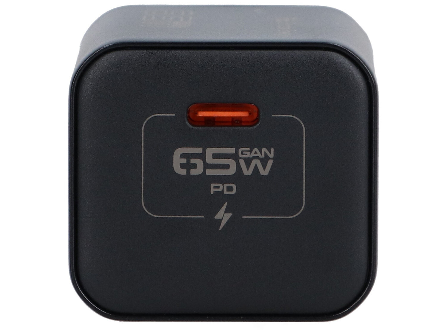 Czarna ładowarka sieciowa z czerwonym portem USB i oznaczeniami \'65W GAN PD\' oraz symbolem błyskawicy na przedniej stronie.