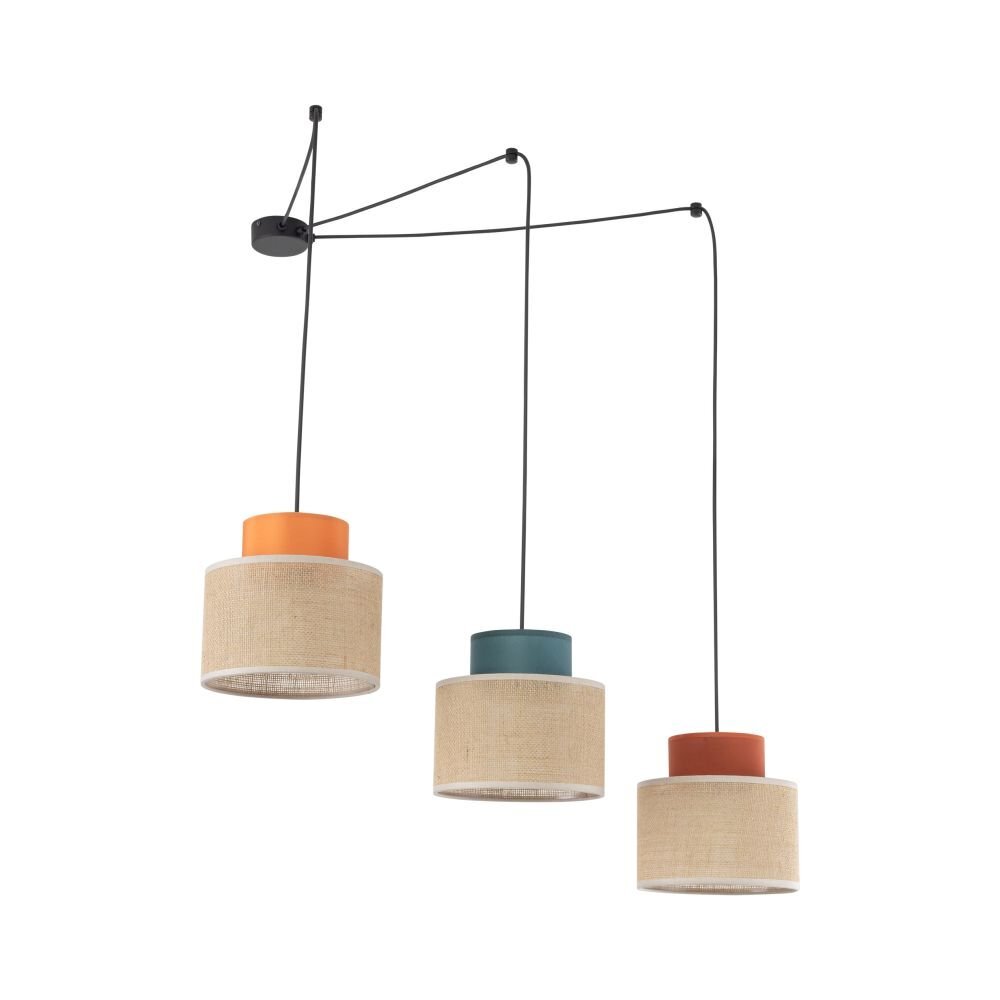 Lampa wisząca z trzema kloszami w kolorach pomarańczowym, niebieskim i czerwonym, z elementami jutowymi. Klosze są zawieszone na czarnych przewodach, które można regulować.