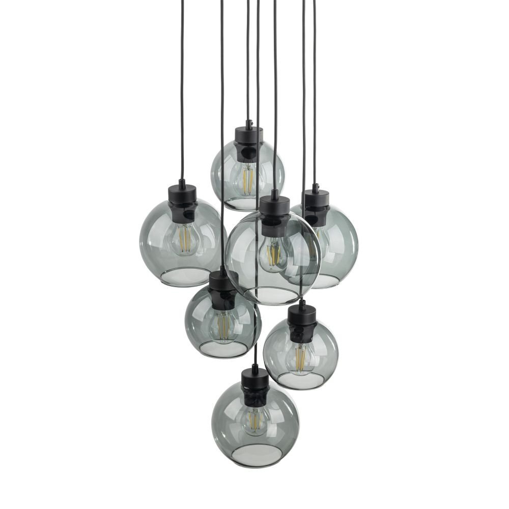Na obrazie widoczna jest lampa wisząca z siedmioma przezroczystymi, kulistymi kloszami w kolorze grafitowym, zawieszonymi na czarnych przewodach. Każdy klosz zawiera żarówkę typu E27.