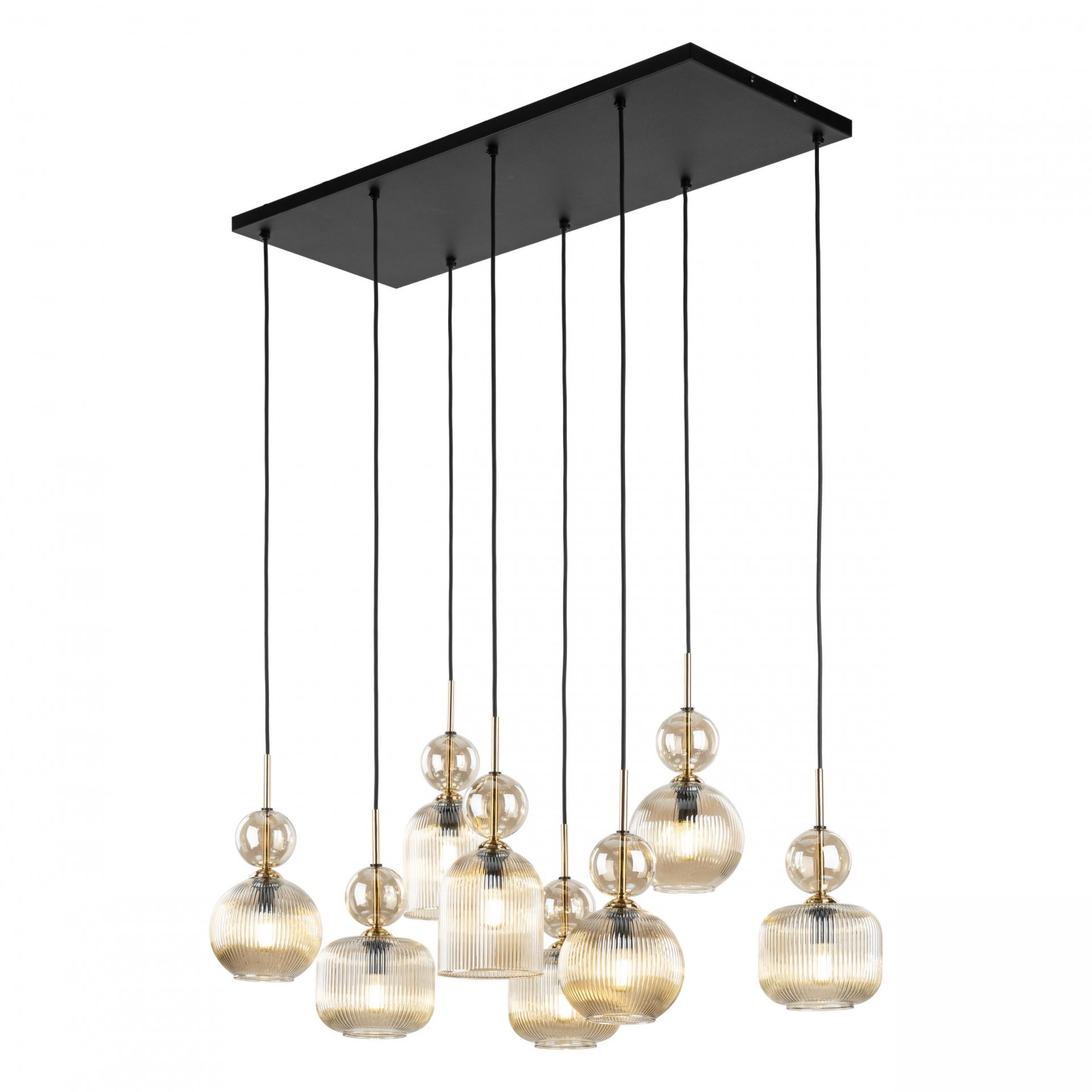 Lampa wisząca z ośmioma szklanymi kloszami w kolorze koniakowym, zawieszona na czarnych przewodach przymocowanych do prostokątnej czarnej podstawy. Klosze mają różne kształty i są wykonane ze szkła o fakturze prążkowanej.