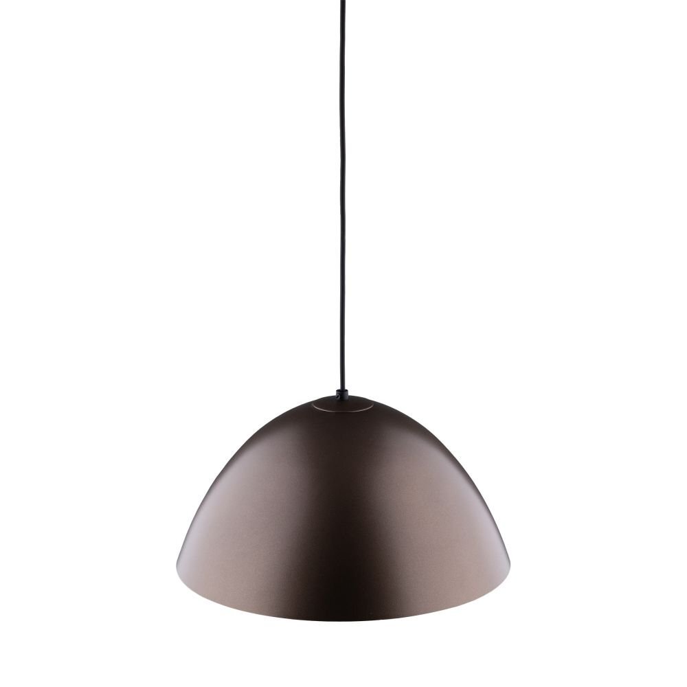 Brązowa, lakierowana lampa wisząca o półkulistym kształcie, zawieszona na cienkim czarnym przewodzie. Lampa ma nowoczesny design i możliwość regulacji wysokości.