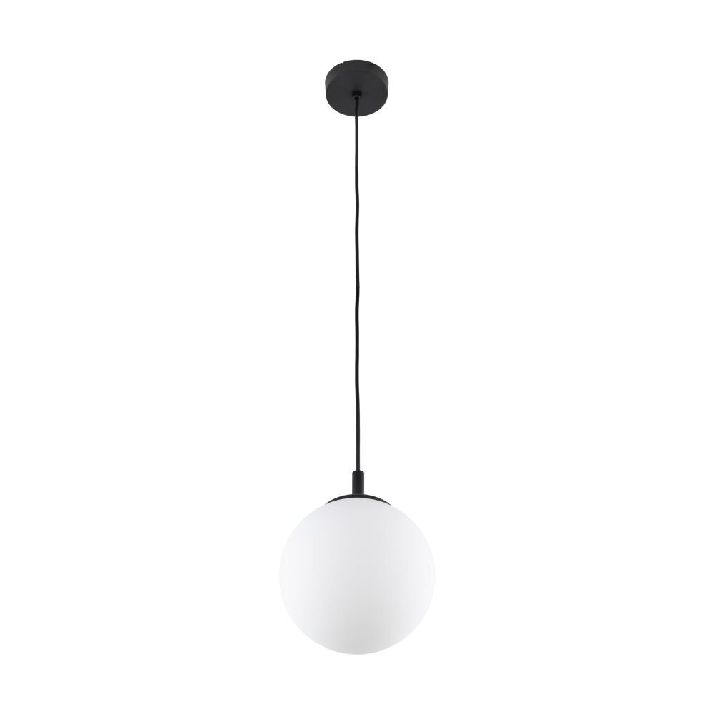 Na obrazie widoczna jest lampa wisząca z białym, kulistym kloszem i czarnym przewodem. Lampa ma czarną podsufitkę i prosty, nowoczesny design.