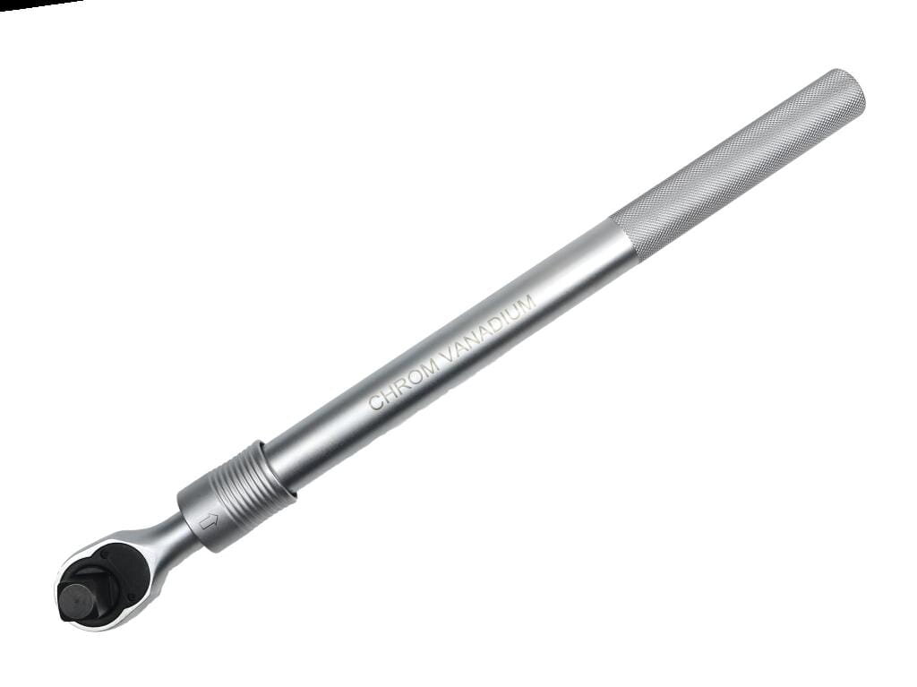 Na obrazie widoczna jest teleskopowa grzechotka o srebrnym kolorze z napisem \'CHROM VANADIUM\' na rękojeści. Narzędzie ma teksturowany uchwyt i mechanizm do mocowania nasadek.