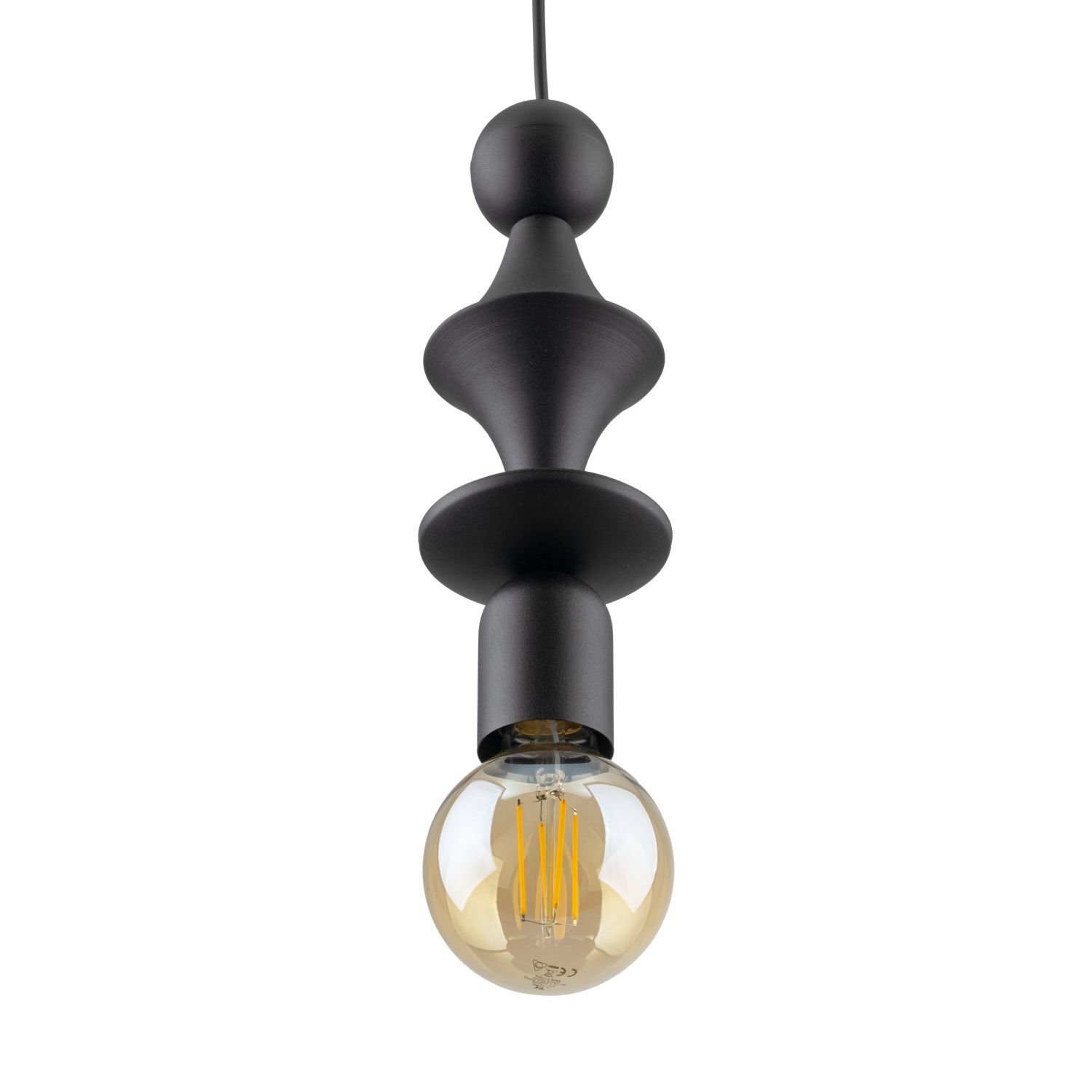 Czarna, metalowa lampa wisząca z ozdobnym, geometrycznym kształtem i widoczną żarówką E27. Lampa ma nowoczesny design i regulowaną wysokość.
