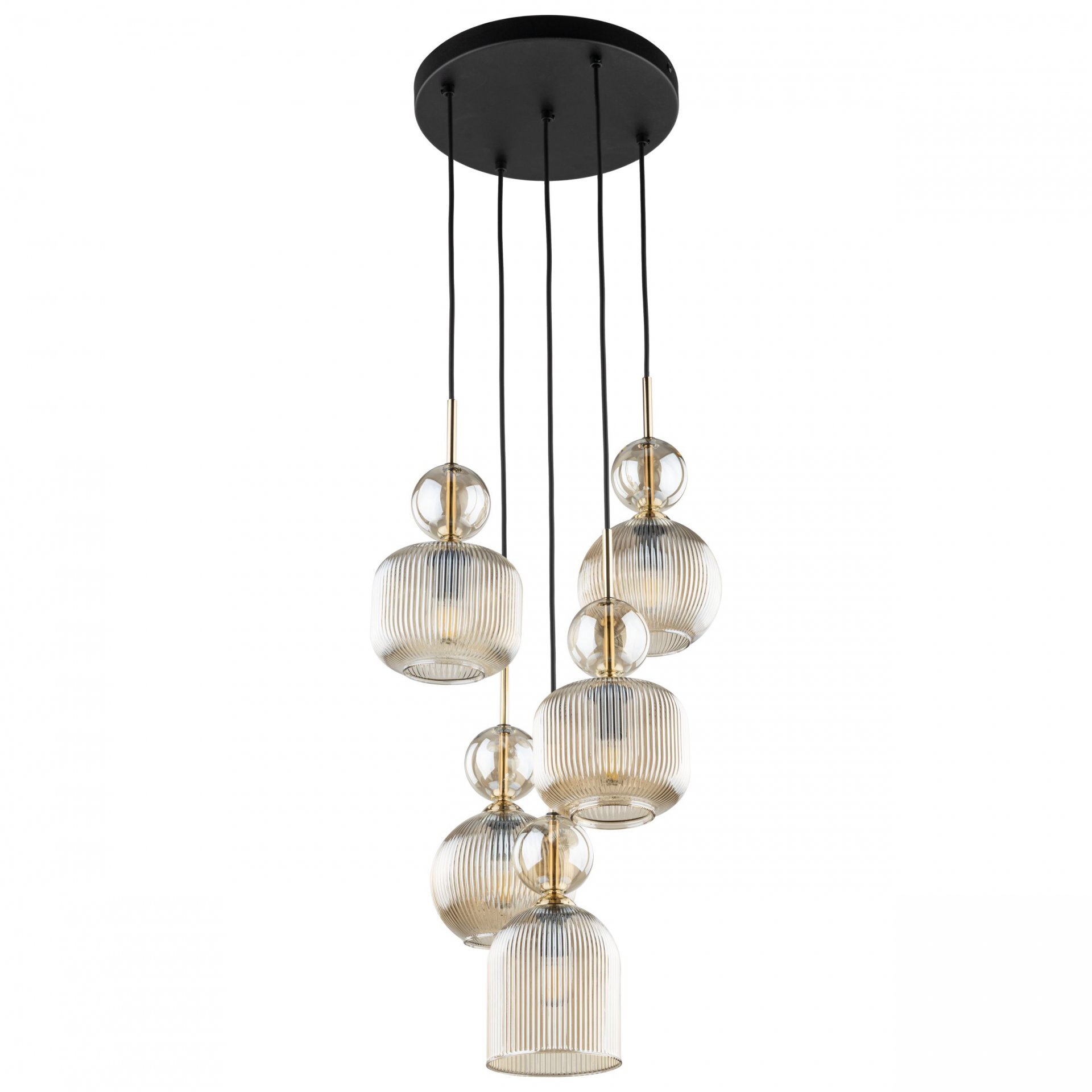 Lampa wisząca z pięcioma szklanymi kloszami w kolorze bursztynowym, zawieszona na czarnych przewodach. Klosze mają żłobioną powierzchnię i są połączone z metalowymi elementami w złotym kolorze.