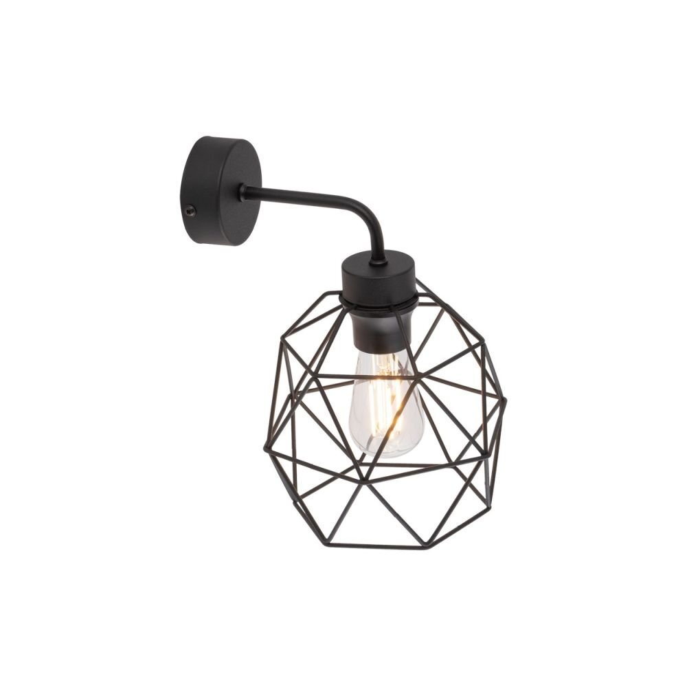 Czarny kinkiet ścienny z metalowym, geometrycznym kloszem, w którym widoczna jest żarówka. Kinkiet ma nowoczesny design i jest przymocowany do okrągłej podstawy.
