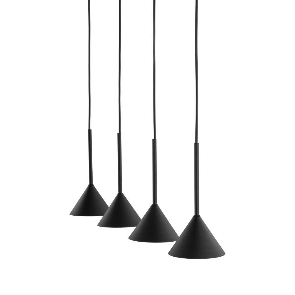 Cztery czarne, stożkowe lampy wiszące z regulowanymi przewodami. Lampy mają nowoczesny design i są przeznaczone do kuchni i jadalni.