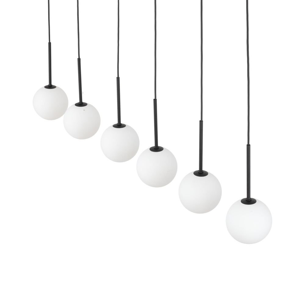 Na obrazie widoczna jest lampa wisząca z sześcioma białymi, kulistymi kloszami zawieszonymi na czarnych przewodach. Klosze są równomiernie rozmieszczone i mają prosty, nowoczesny design.