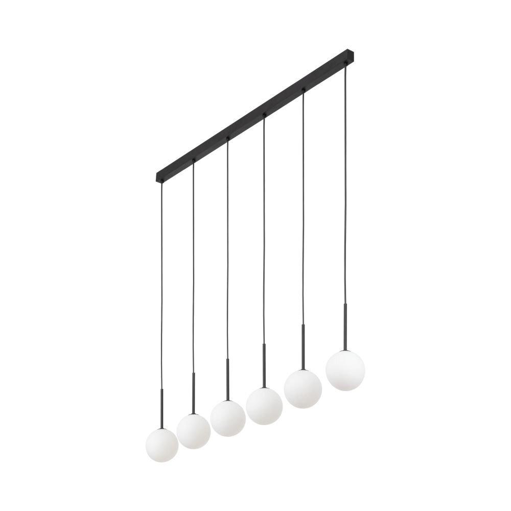 Lampa wisząca z sześcioma białymi kulistymi kloszami zawieszonymi na czarnych przewodach, przymocowana do prostokątnej listwy sufitowej. Konstrukcja jest minimalistyczna i nowoczesna.