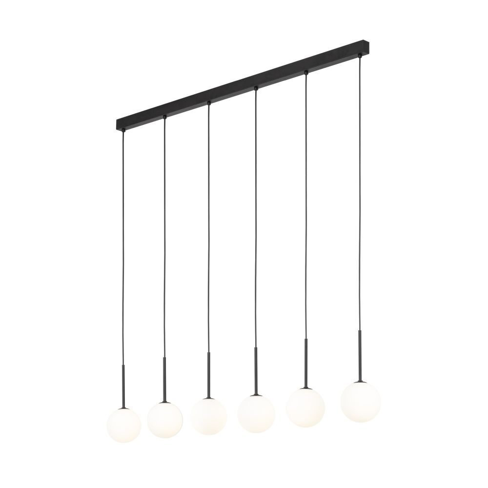 Na obrazie widoczna jest lampa wisząca z sześcioma białymi kulistymi kloszami zawieszonymi na czarnych przewodach. Klosze są równomiernie rozmieszczone na czarnej listwie sufitowej.