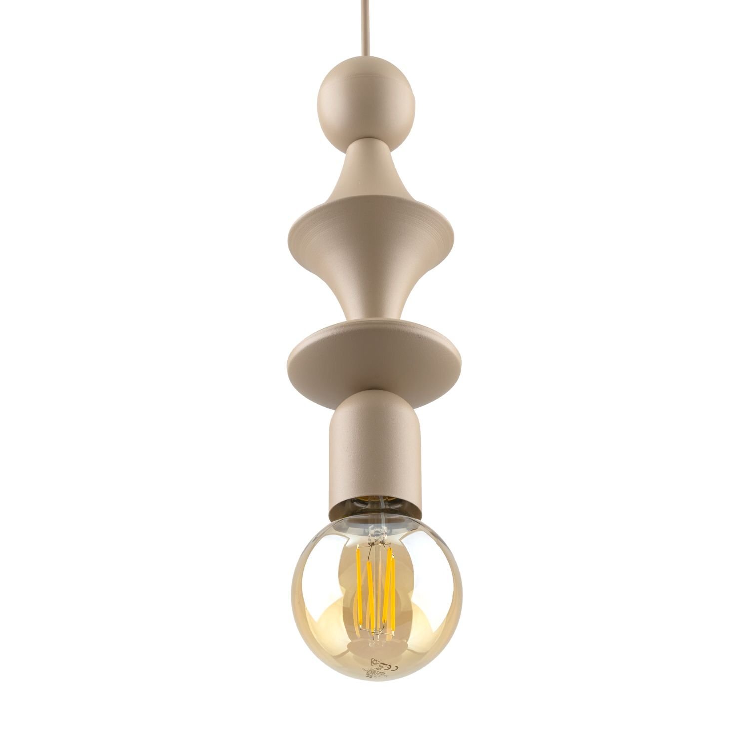 Beżowa lampa wisząca o nowoczesnym designie z metalowym korpusem i widoczną żarówką E27. Korpus lampy ma kształt tuby z dekoracyjnymi elementami.