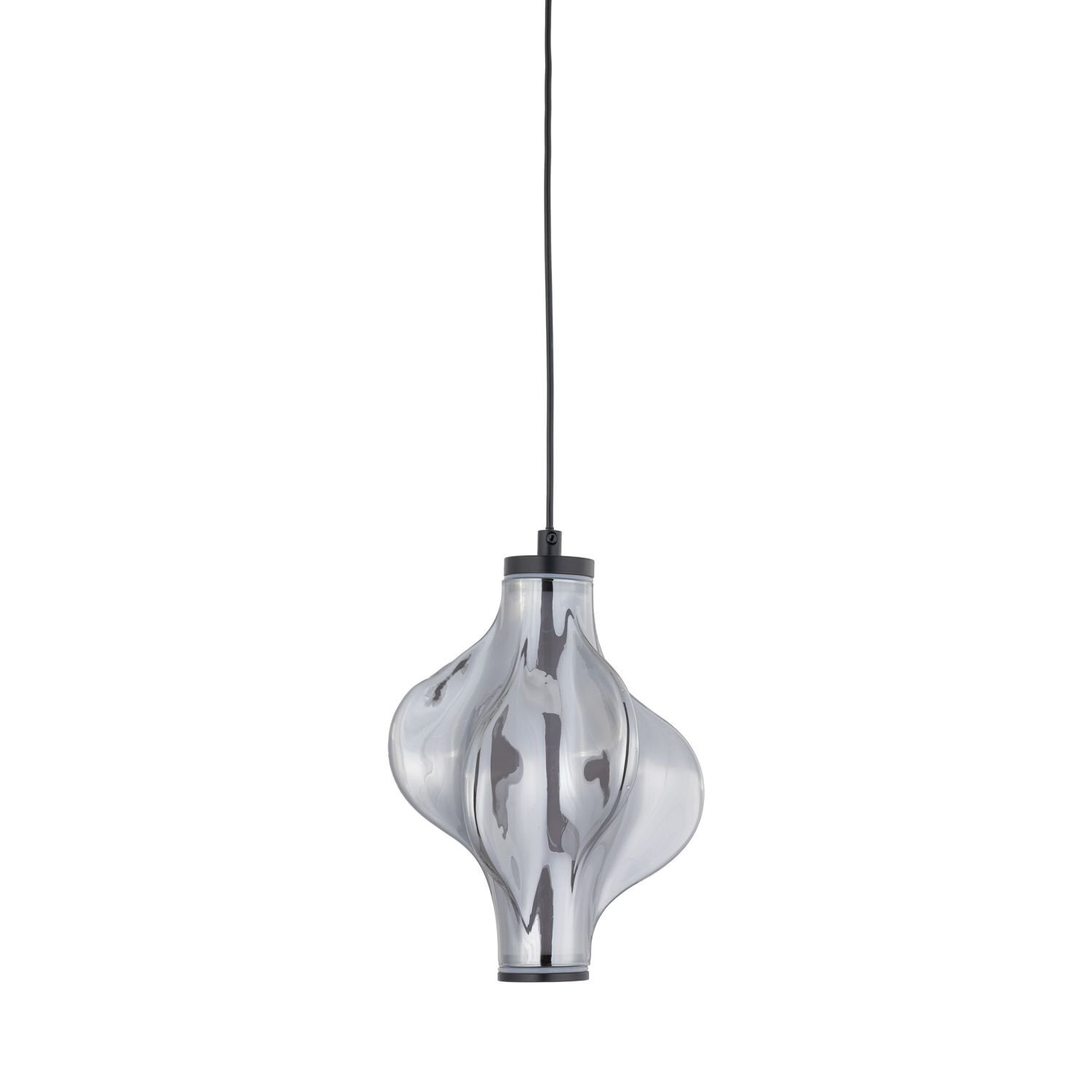 Na obrazie widoczna jest nowoczesna lampa wisząca o szklanym, falistym kloszu w kolorze czarnym. Lampa jest zawieszona na cienkim przewodzie, a jej powierzchnia odbija światło, tworząc efekt połysku.