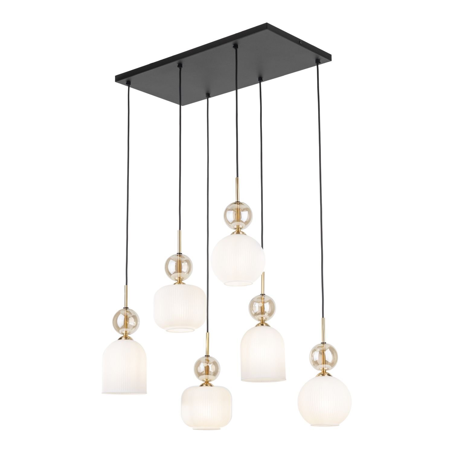 Lampa wisząca z sześcioma białymi kloszami o różnych kształtach, zawieszona na czarnych przewodach z czarnej prostokątnej podstawy. Elementy dekoracyjne w kolorze złotym znajdują się nad każdym kloszem.