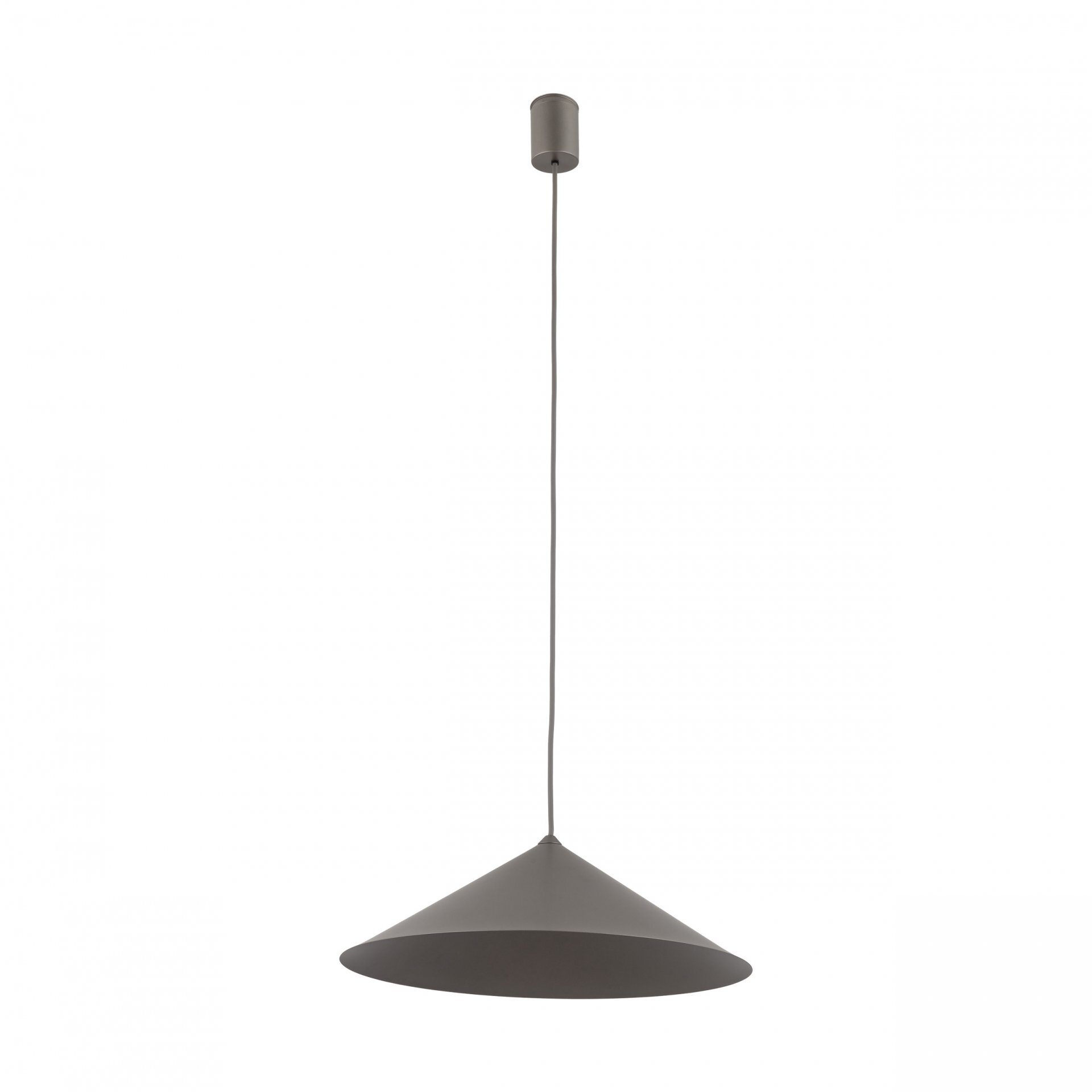 Brązowa lampa wisząca o stożkowym kloszu, zawieszona na cienkim przewodzie. Klosz wykonany z lakierowanej stali.