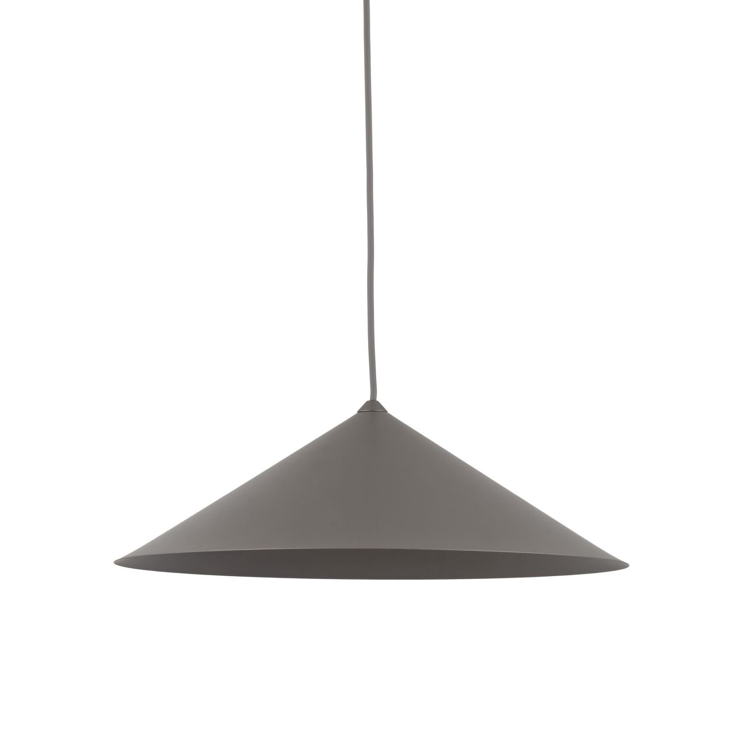 Brązowa lampa wisząca o stożkowym kształcie, wykonana z lakierowanej stali. Posiada przewód umożliwiający regulację wysokości.