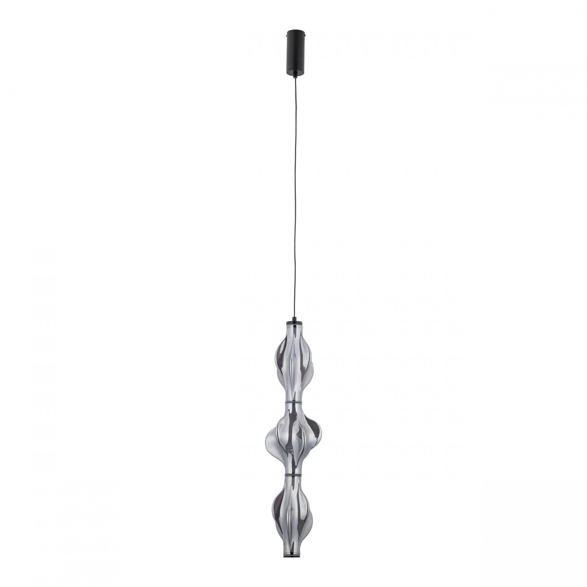 Nowoczesna lampa wisząca z czarnym, cylindrycznym mocowaniem sufitowym i przezroczystym, dekoracyjnym kloszem o falistym kształcie. Lampa zawieszona jest na cienkim przewodzie, co umożliwia regulację wysokości.