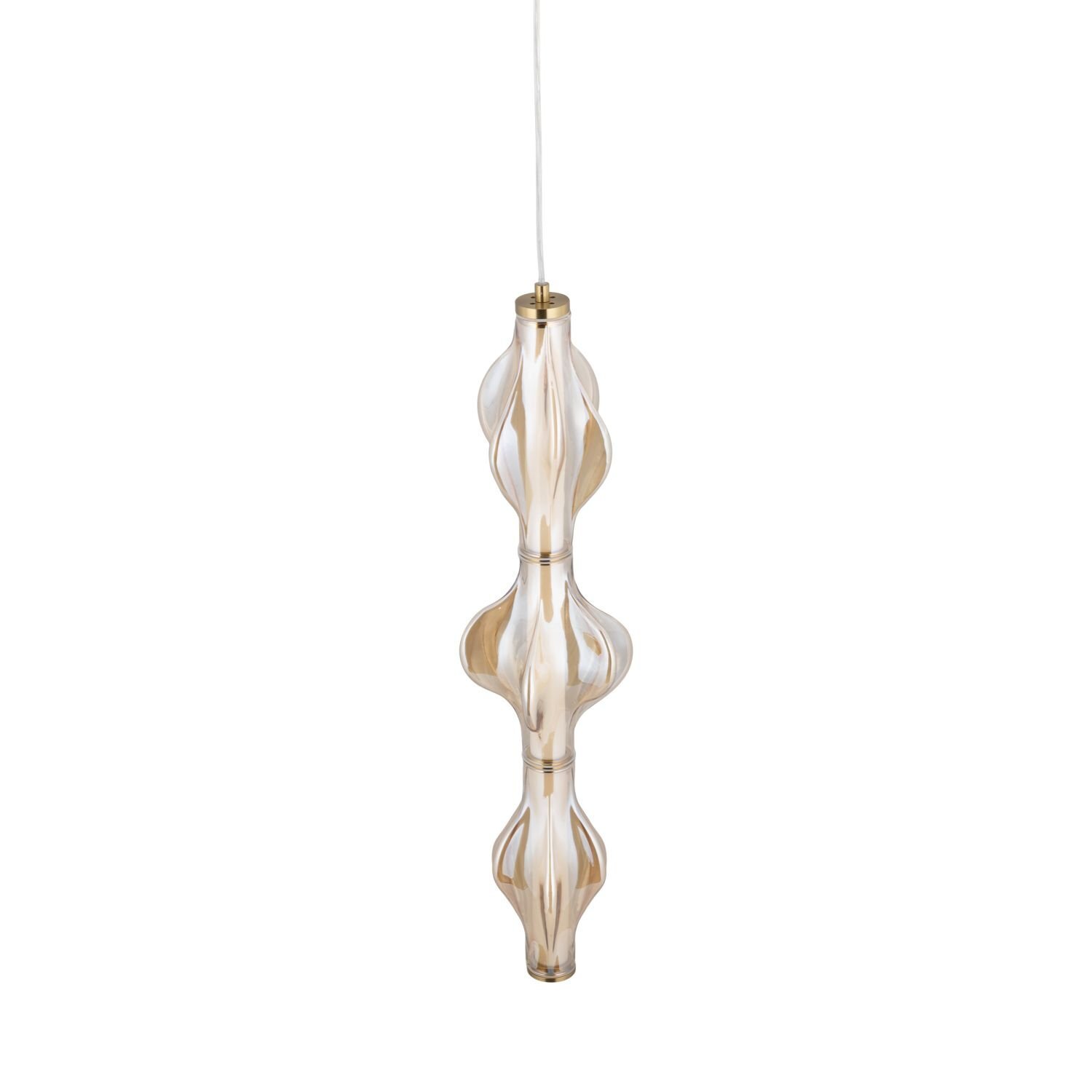 Lampa wisząca o eleganckim, falistym kształcie w kolorze mosiądzu, zawieszona na cienkim przewodzie. Powierzchnia lampy jest błyszcząca, co nadaje jej nowoczesny wygląd.