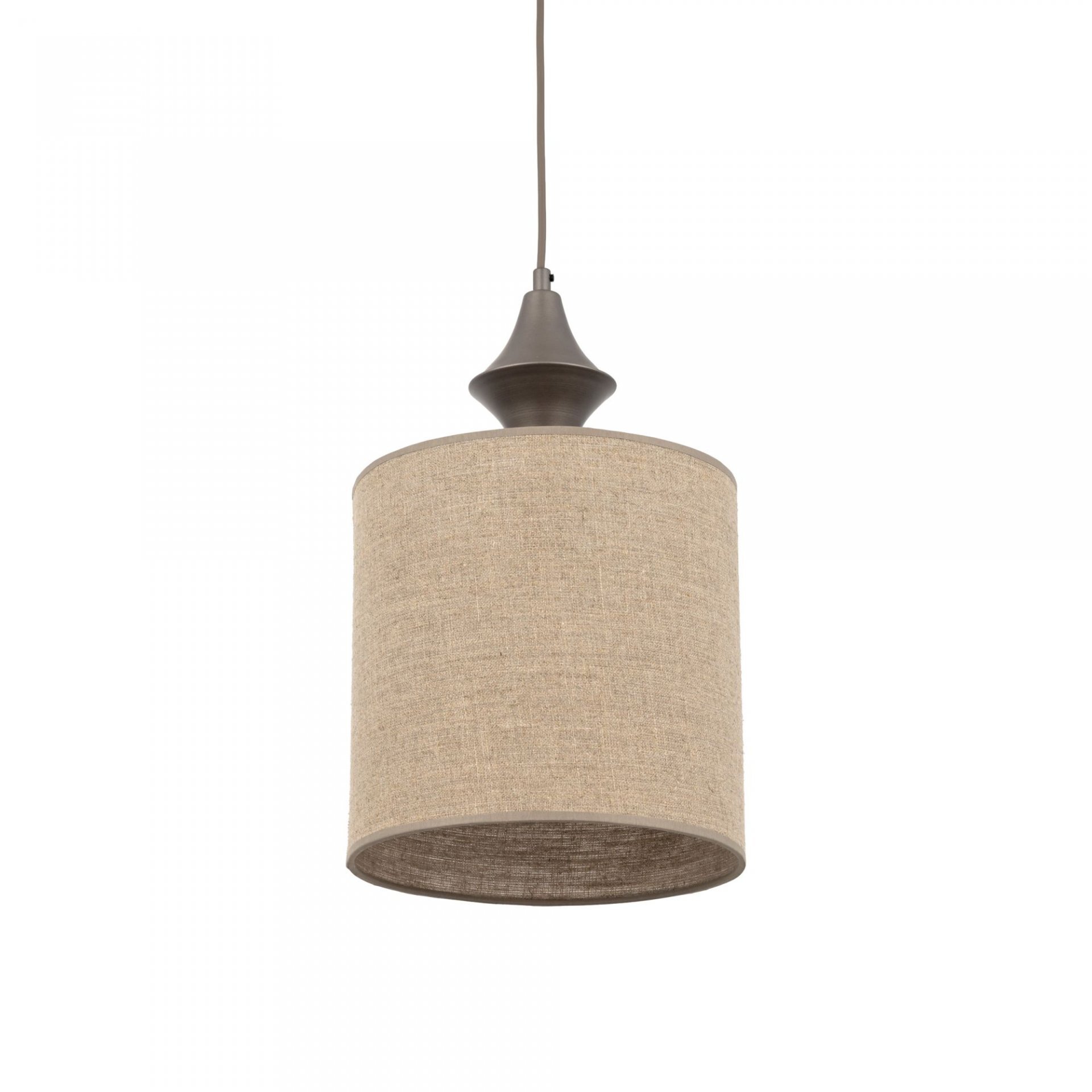Lampa wisząca z cylindrycznym abażurem w kolorze ciemnego brązu, wykonanym z materiału przypominającego len. Górna część lampy ma ciemniejszy, metaliczny element łączący z przewodem.