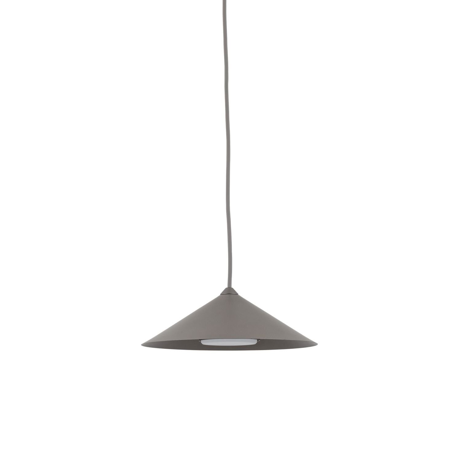 Brązowa, stożkowa lampa wisząca z metalowym kloszem i przewodem. Lampa ma minimalistyczny design i jest zawieszona na cienkim kablu.