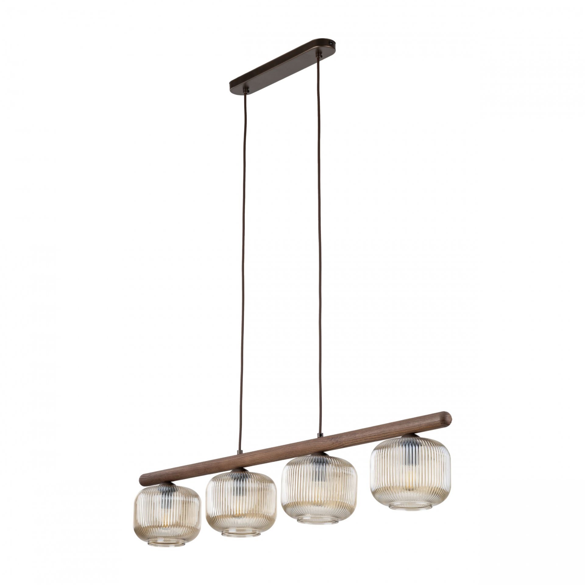 Lampa wisząca z czterema szklanymi kloszami o żebrowanej strukturze, zawieszona na dwóch cienkich przewodach. Klosze są zamocowane na drewnianej belce, a całość ma regulowaną wysokość.