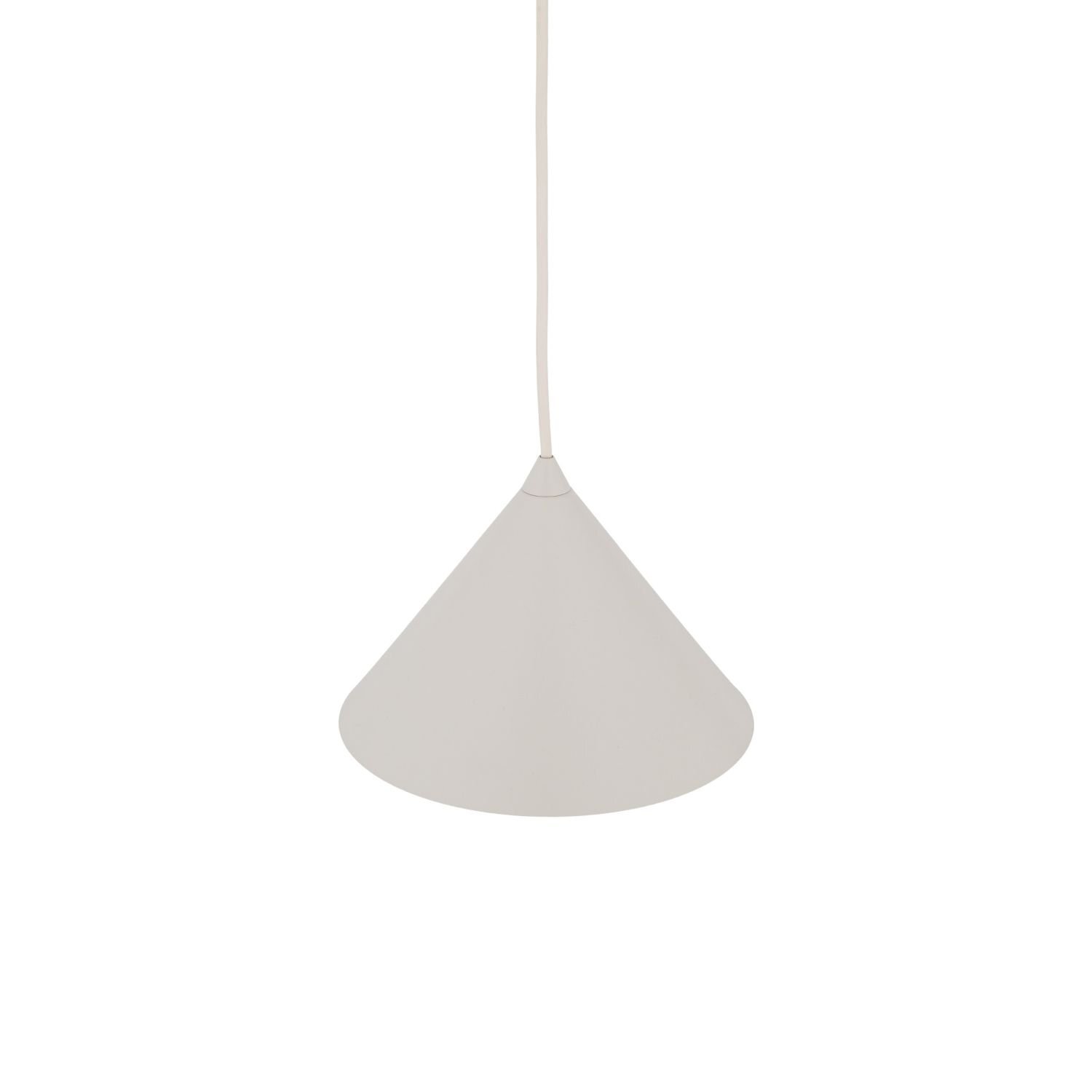 Na obrazie widoczna jest lampa wisząca o stożkowym kształcie w jasnym kolorze, zawieszona na cienkim przewodzie. Lampa wykonana jest z lakierowanej stali.