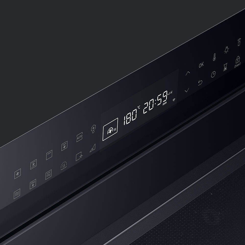 Zbliżenie dotykowego panelu sterowania pokazuje, że po obu stronach wyświetlacza umieszczone są intuicyjne ikonki