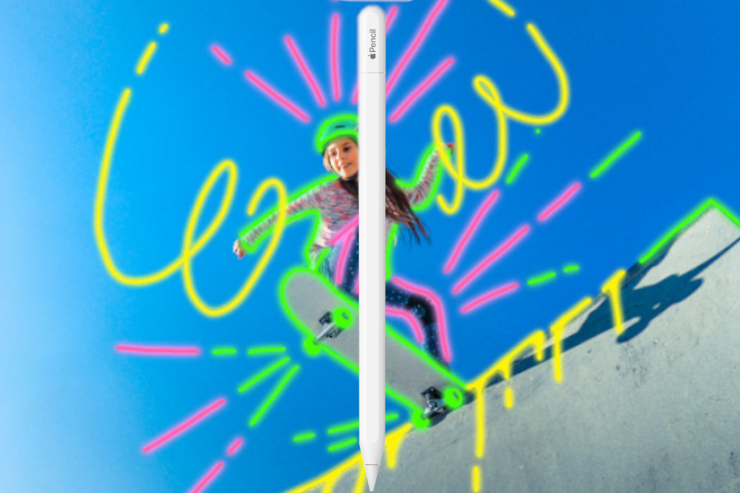 Na tle niebieskiego nieba widoczna jest osoba na deskorolce, otoczona kolorowymi, neonowymi liniami. Na pierwszym planie znajduje się biały rysik z napisem \'Pencil\'.