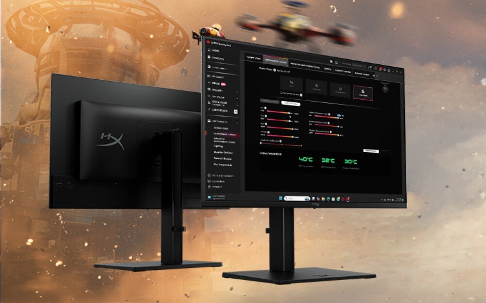 Monitor HYPERX Omen 27q Ustawienie dwóch monitorów, jednego tyłem z logiem, drugiego przodem z wyświetlonym oprogramowaniem sterującym