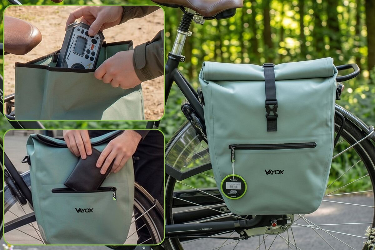 Na zdjęciu widać zieloną sakwę rowerową zamontowaną na bagażniku roweru, z widocznym logo \'VAYOX\'. Sakwa posiada zewnętrzną kieszeń zamykaną na zamek, a na mniejszych zdjęciach pokazano wkładanie przedmiotów do sakwy.