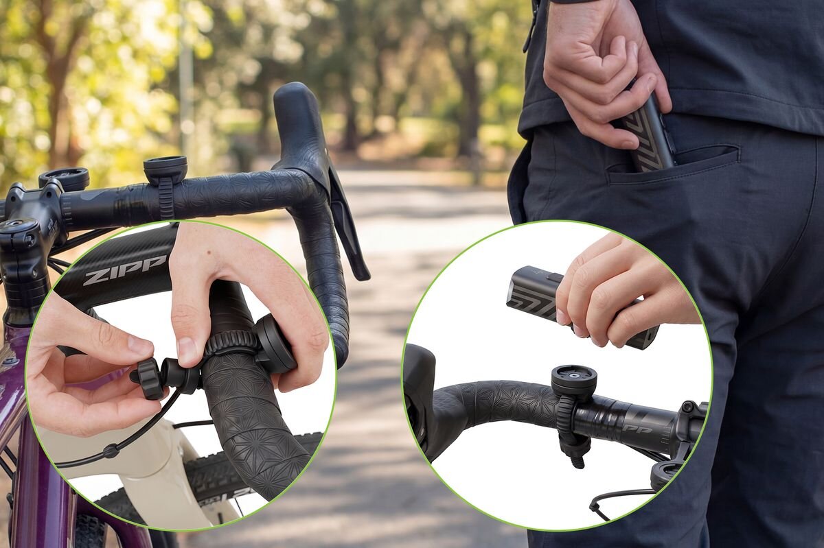 Osoba montuje lampkę rowerową na kierownicy roweru, a inna osoba wkłada podobny przedmiot do tylnej kieszeni spodni. Na kierownicy widoczne jest logo \'ZIPP\'.