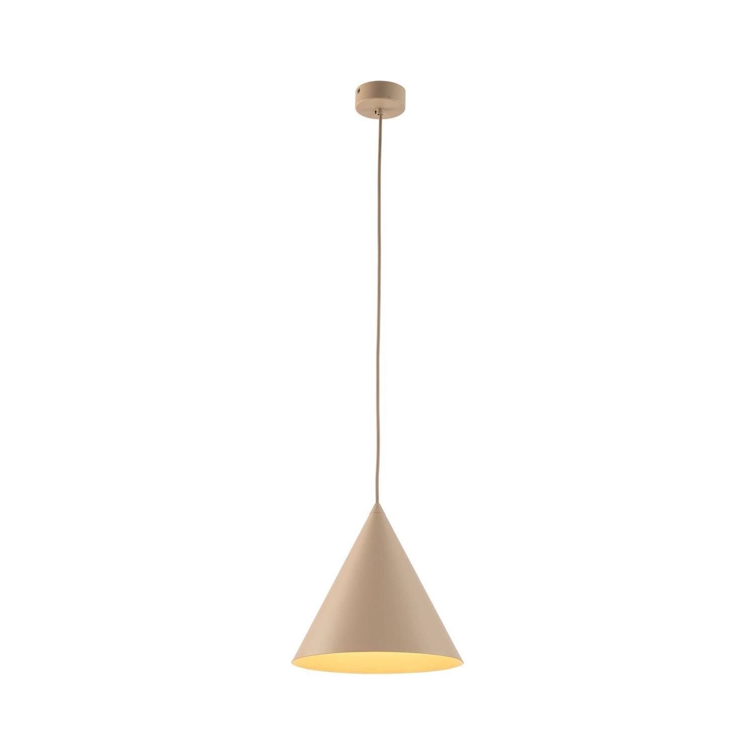 Beżowa lampa wisząca o stożkowym kształcie z długim przewodem i okrągłą podsufitką. Lampa emituje ciepłe światło skierowane w dół.
