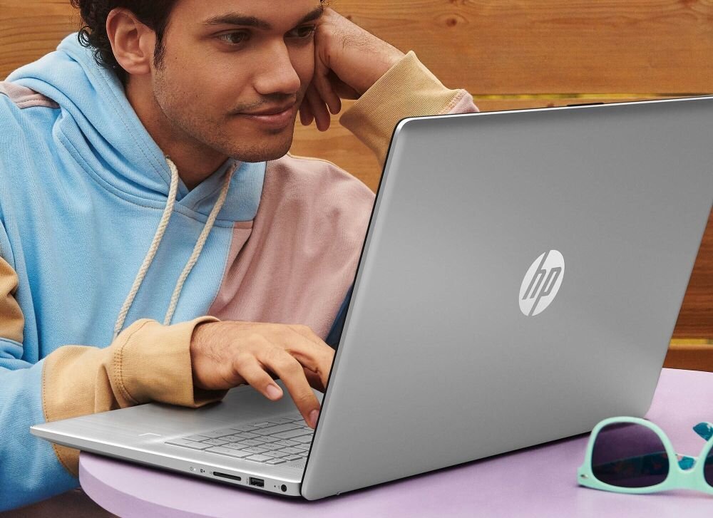 Laptop HP 17-cn4006nw 17.3 Core 7-150U 16GB RAM 1TB SSD Windows 11 Home