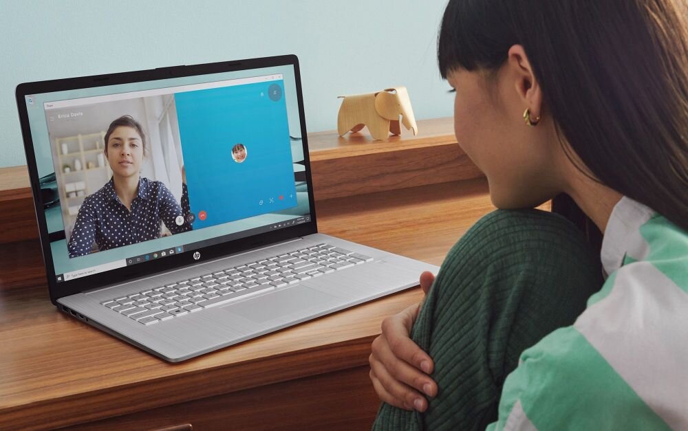 Laptop HP 17-cn4006nw 17.3 Core 7-150U 16GB RAM 1TB SSD Windows 11 Home.