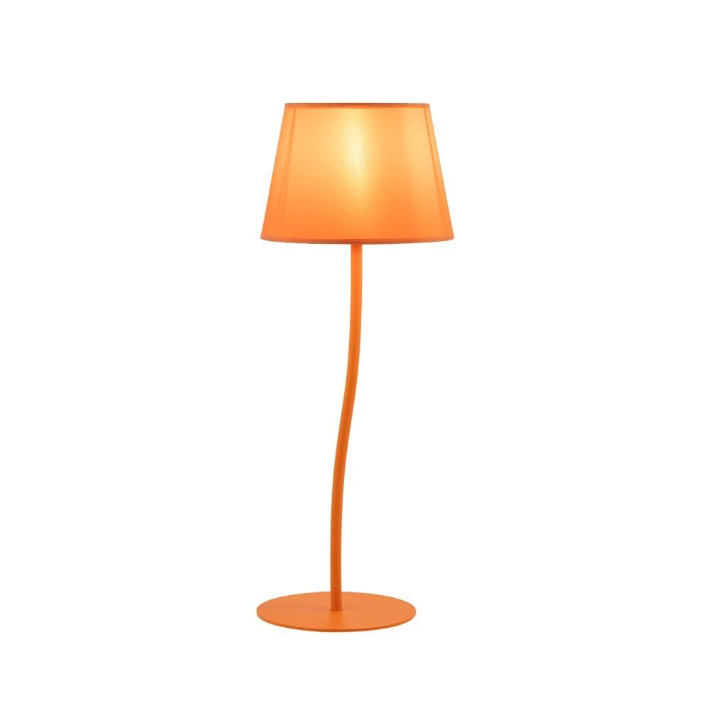 Pomarańczowa lampa stołowa z prostym kloszem i zakrzywioną podstawą. Lampa ma nowoczesny design i jednolity kolor.