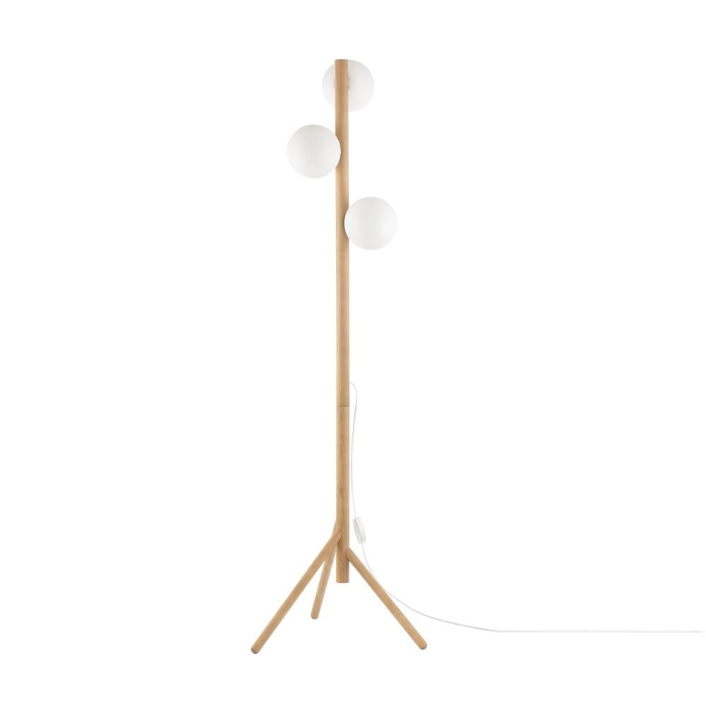 Lampa podłogowa z drewnianym stelażem i trzema białymi kloszami. Posiada trójnóg i biały przewód z włącznikiem.