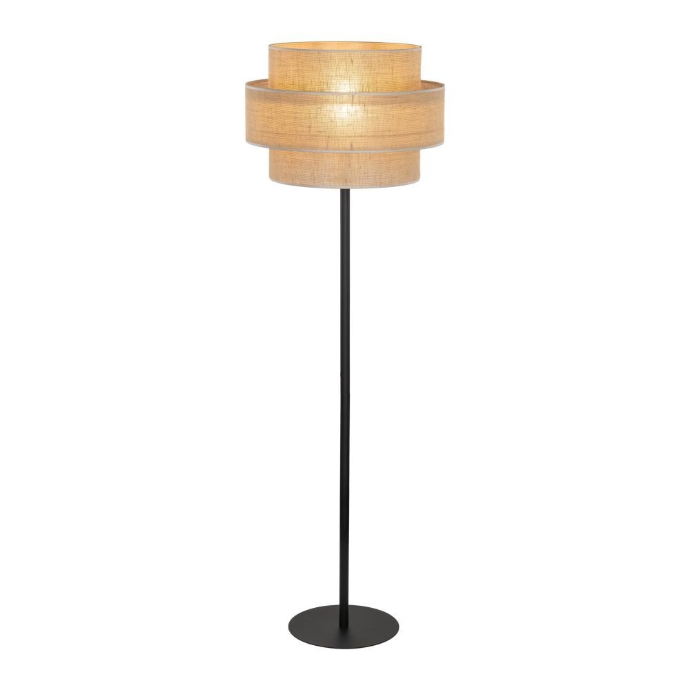 Lampa podłogowa z czarną podstawą i jutowym abażurem w kształcie walca. Abażur ma naturalny kolor i jest umieszczony na smukłym, prostym trzonie.
