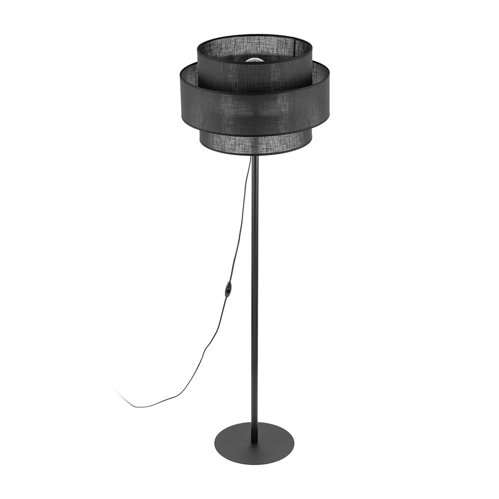 Czarna lampa podłogowa z metalowym stelażem i dwuwarstwowym abażurem. Posiada przewód z włącznikiem i okrągłą podstawę.