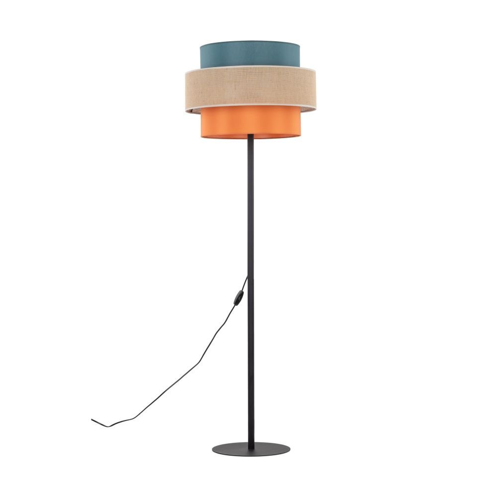 Lampa podłogowa z trzema abażurami w kolorach niebieskim, beżowym i pomarańczowym, na czarnym stojaku z okrągłą podstawą. Kabel z włącznikiem zwisa z boku stojaka.