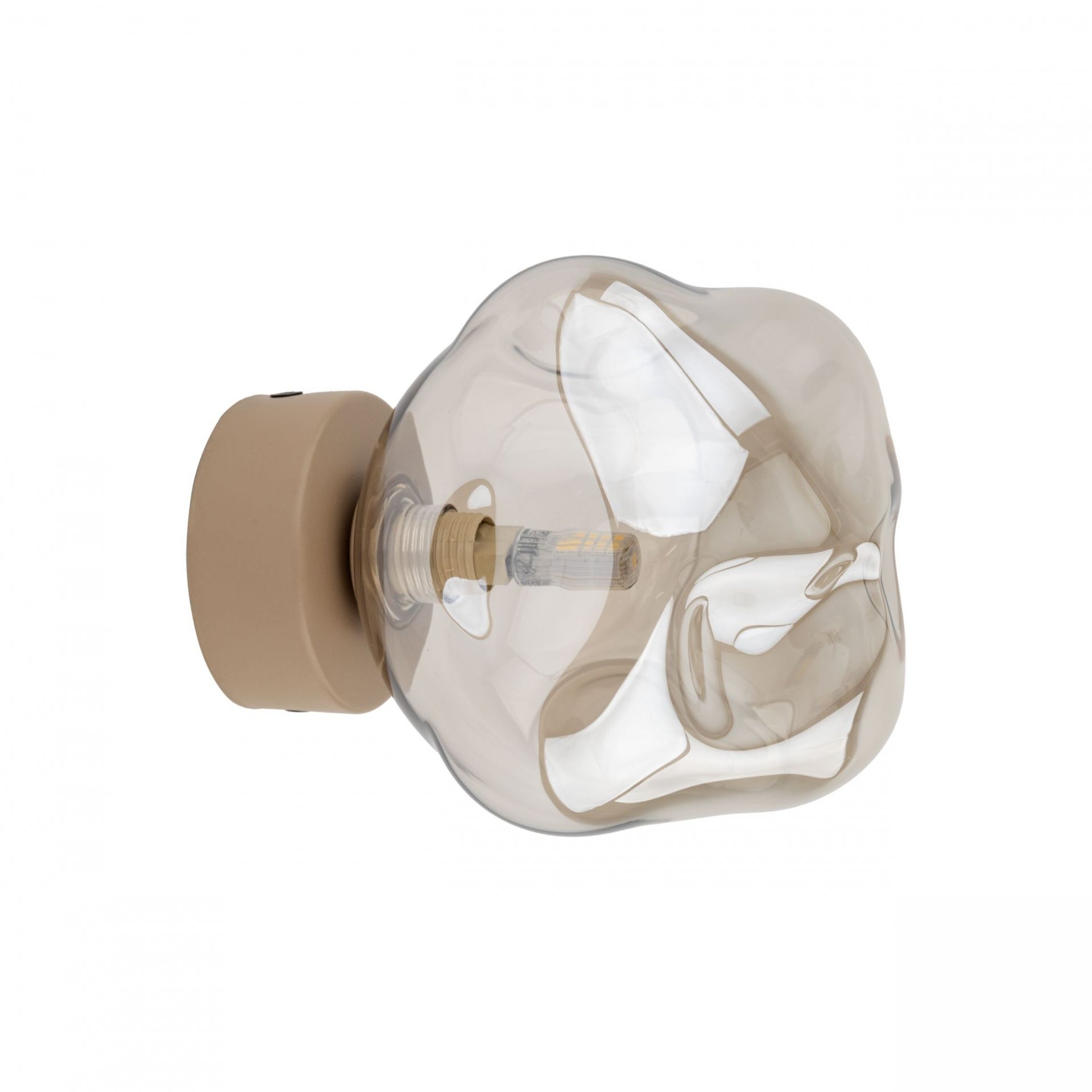 Lampa sufitowo-ścienna z beżową podstawą i przezroczystym, nieregularnym kloszem. Widoczna żarówka wewnątrz klosza.