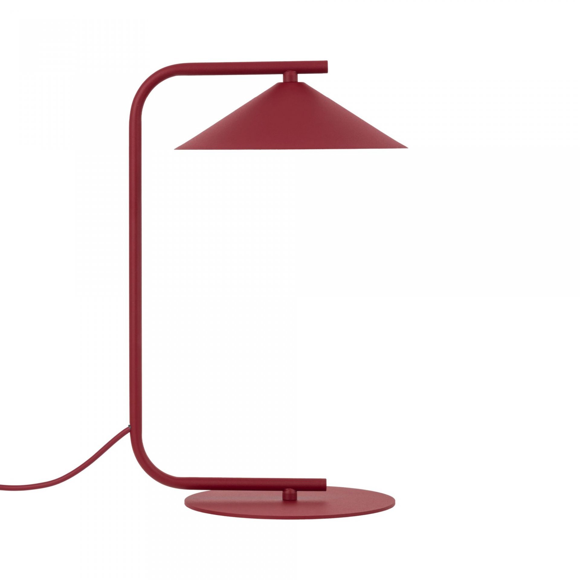 Burgundowa lampa biurkowa o nowoczesnym designie z okrągłą podstawą i stożkowym kloszem. Lampa posiada prosty, metalowy stelaż i przewód zasilający.