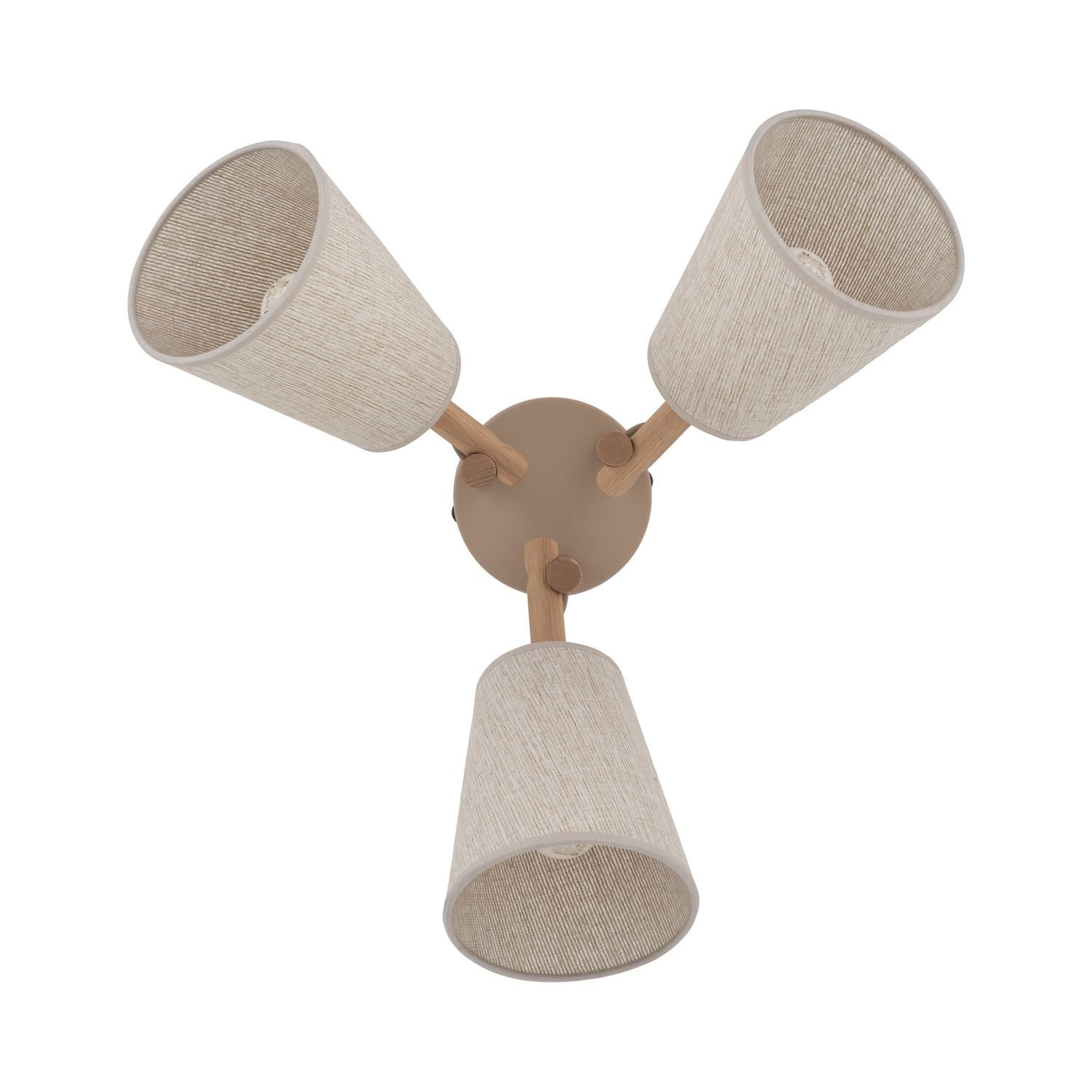 Lampa sufitowa z trzema kloszami w kolorze beżowym, wykonana z materiału przypominającego len. Klosze są zamocowane na drewnianych ramionach, które łączą się w centralnym punkcie.