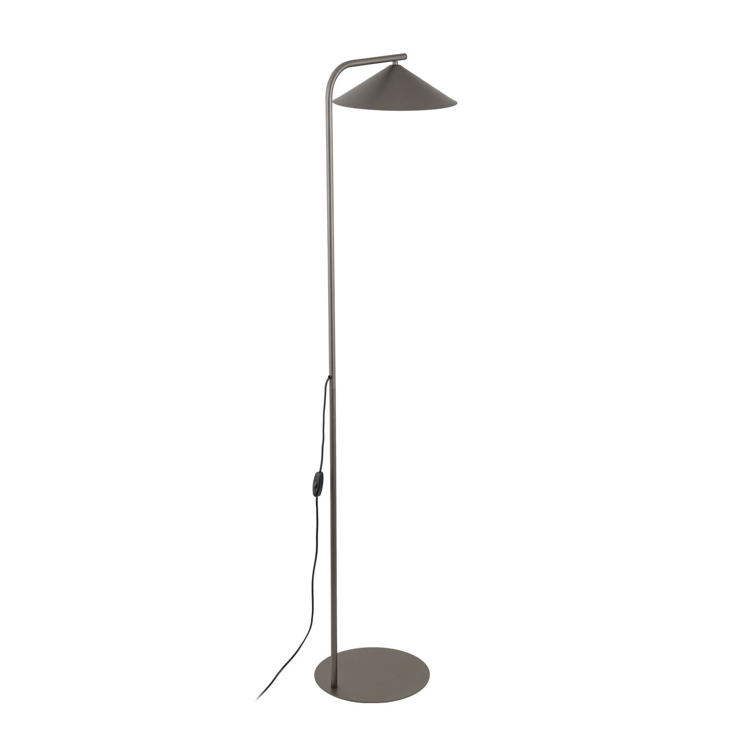 Brązowa lampa podłogowa o nowoczesnym designie, wykonana ze stali, z okrągłą podstawą i stożkowym kloszem. Posiada przewód z włącznikiem umieszczonym na kablu.