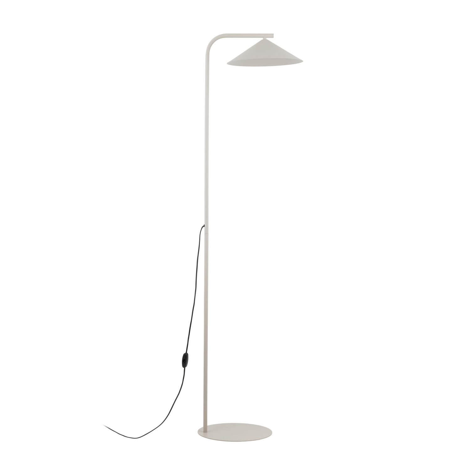 Lampa podłogowa w kolorze beżowym z prostym, nowoczesnym designem. Posiada okrągłą podstawę, smukły trzon i stożkowy klosz, z czarnym przewodem z włącznikiem.