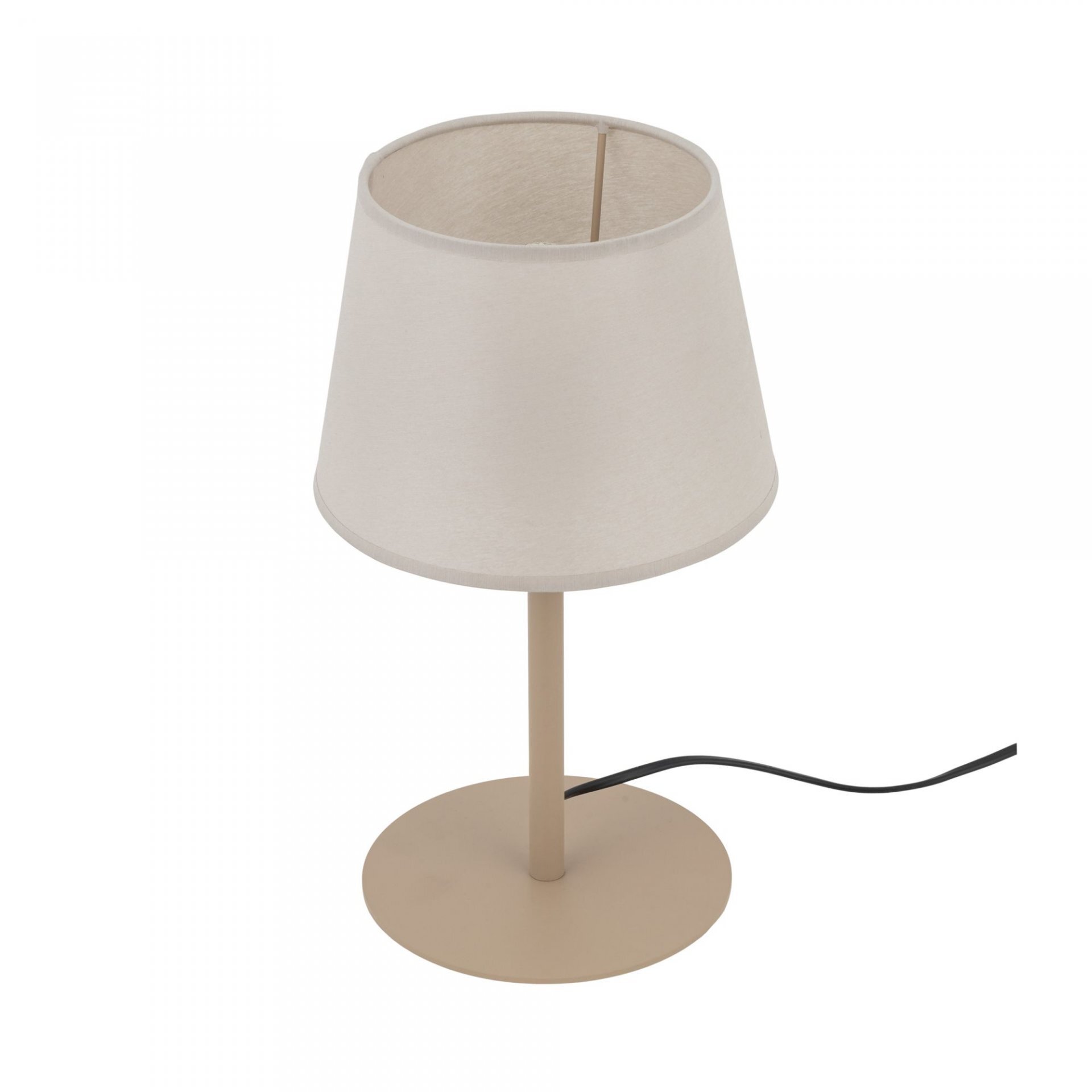 Beżowa lampa stołowa z prostym, cylindrycznym abażurem i okrągłą podstawą. Kabel zasilający jest widoczny obok podstawy.