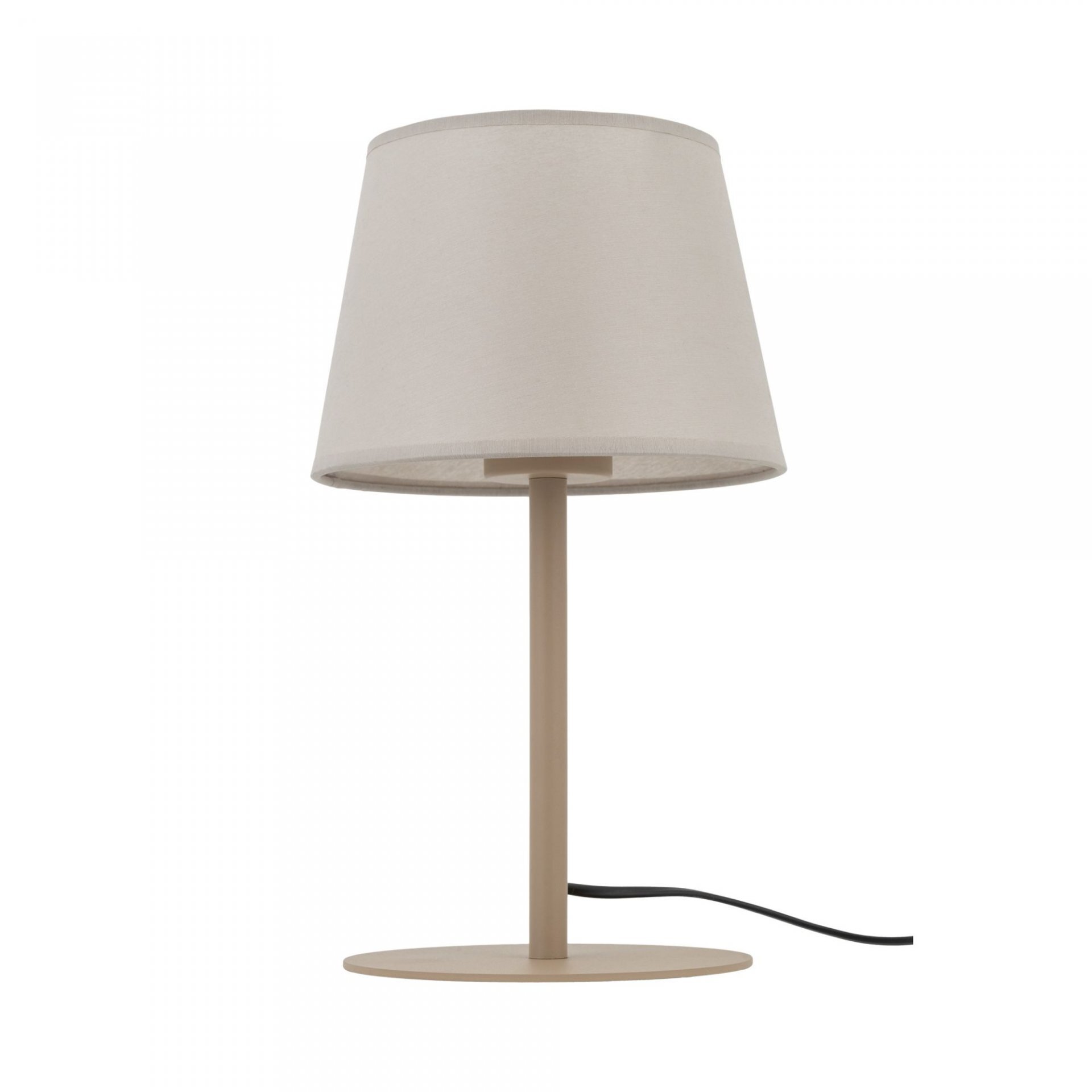 Beżowa lampa stołowa z prostym, cylindrycznym abażurem i smukłą podstawą. Kabel zasilający widoczny jest z tyłu lampy.
