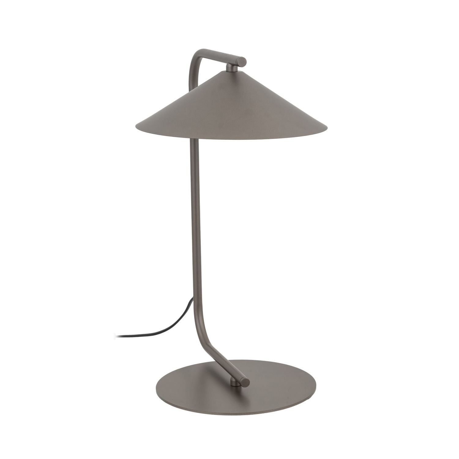 Brązowa lampa biurkowa o nowoczesnym designie z okrągłą podstawą i stożkowym kloszem. Posiada prosty, metalowy stelaż z widocznym przewodem zasilającym.