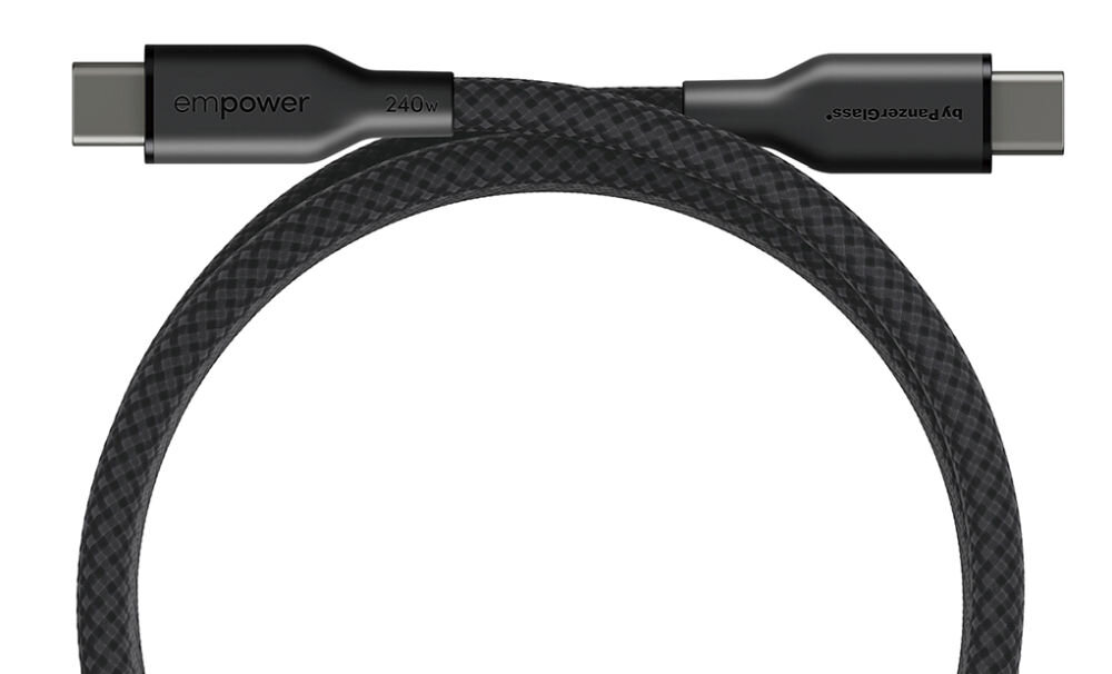 Czarny kabel USB-C do USB-C z plecionym oplotem, oznaczony napisami \'empower 240W\' i \'by PanzerGlass\'.