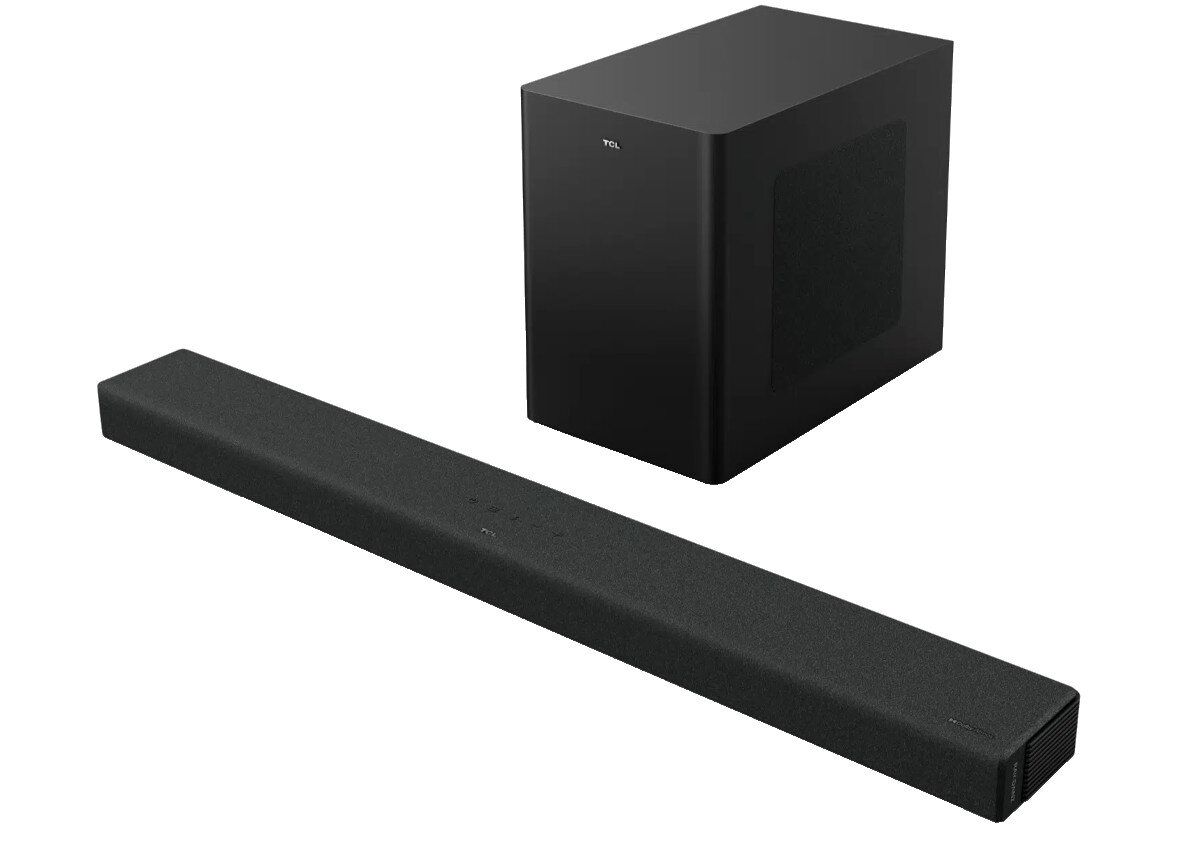 Na obrazie widoczny jest czarny soundbar oraz subwoofer. Na subwooferze znajduje się logo \'TCL\'.