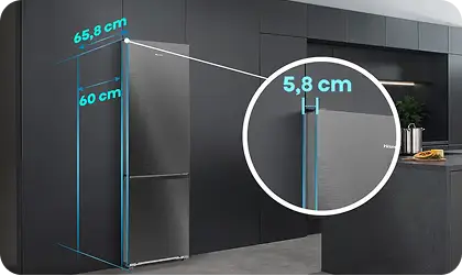 Na obrazie widoczna jest lodówka w zabudowie z oznaczeniami wymiarów: 65,8 cm, 60 cm oraz 5,8 cm. Na lodówce znajduje się logo \'Hisense\'.